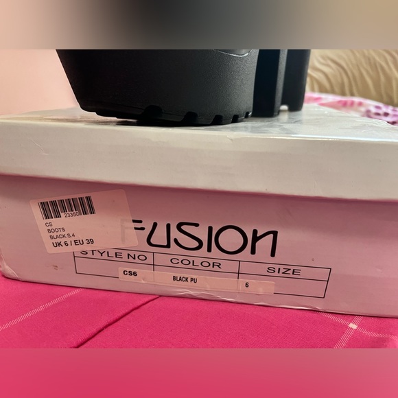 Black Platform Boots - Picture 6 of 6